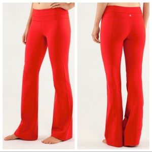 Lululemon Groove Pant (Regular) 6 NWT
Currant NWT